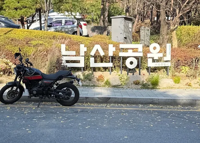 Itaewon Namsan House Free Hanbok Experience For Couples 10-min Walk To Namsan Park 15-min Walk To Noksapyeong Station Apartment Seoul